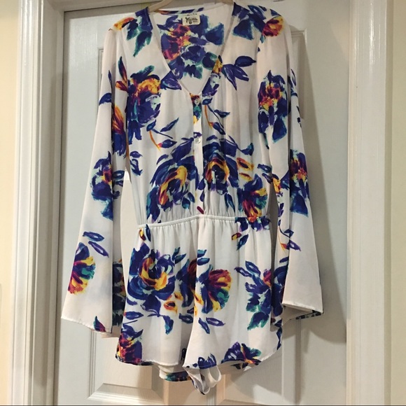 Show Me Your Mumu Red Rocks Floral Romper in Petal Pink Bell Sleeve Medium - Picture 5 of 11